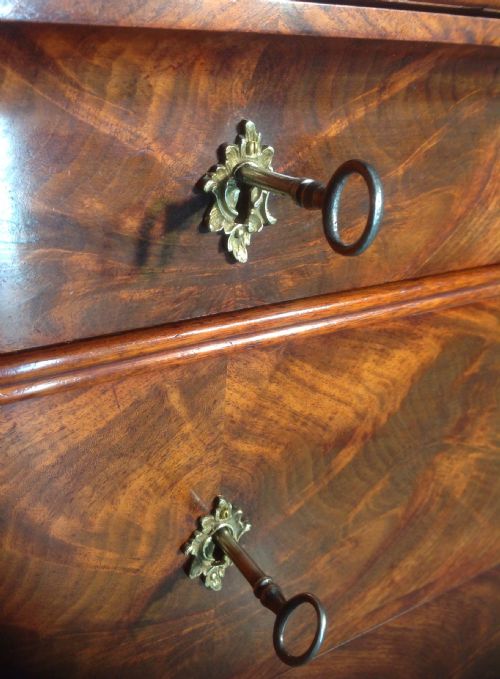 FRENCH MAHOGANY COMMODE - ADDITIONAL PHOTO 3