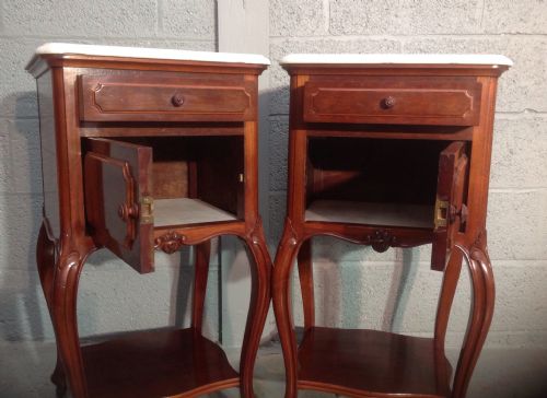 PAIR OF RRENCH MAHOGANY BEDSIDE CABINETS - ADDITIONAL PHOTO 3