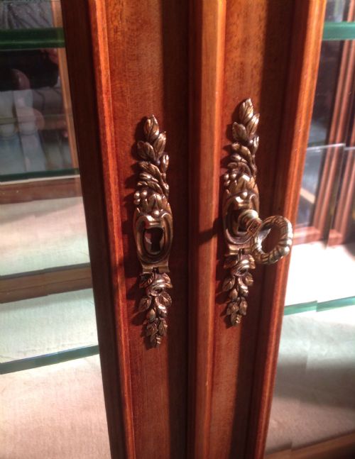 FRENCH MAHOGANY SHOWCASE - ADDITIONAL PHOTO 5