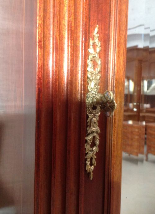 FRENCH MAHOGANY BREAKFRONT ARMOIRE - ADDITIONAL PHOTO 12