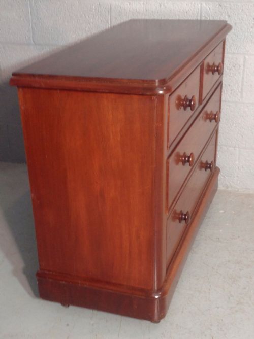 VICTORIAN MAHOGANY CHEST OF DRAWERS - ADDITIONAL PHOTO 2