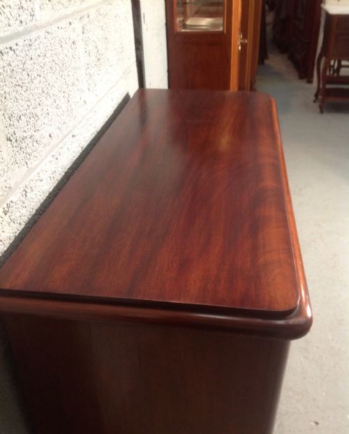 VICTORIAN MAHOGANY CHEST OF DRAWERS - ADDITIONAL PHOTO 4