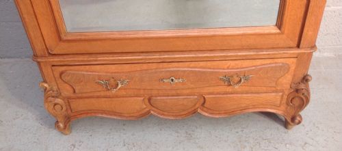 FRENCH OAK ARMOIRE - ADDITIONAL PHOTO 2