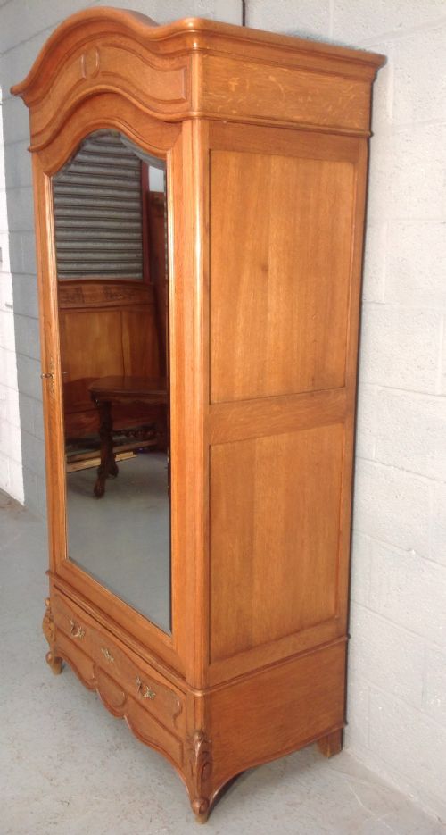 FRENCH OAK ARMOIRE - ADDITIONAL PHOTO 3