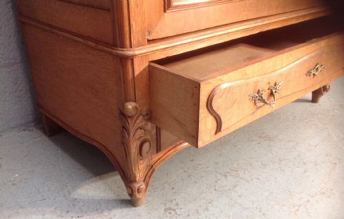 FRENCH OAK ARMOIRE - ADDITIONAL PHOTO 4