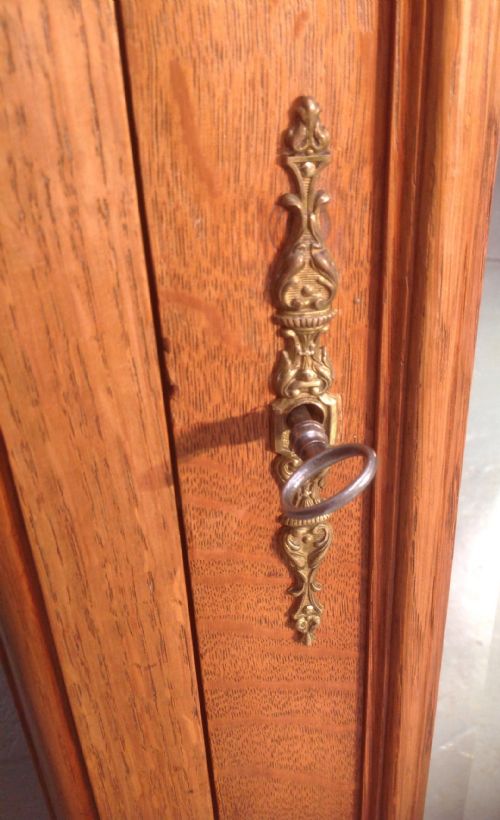 FRENCH OAK ARMOIRE - ADDITIONAL PHOTO 6