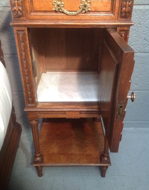 OUTSTANDING QUALITY FRENCH KINGSIZE BED AND CABINET - ADDITIONAL PHOTO 11