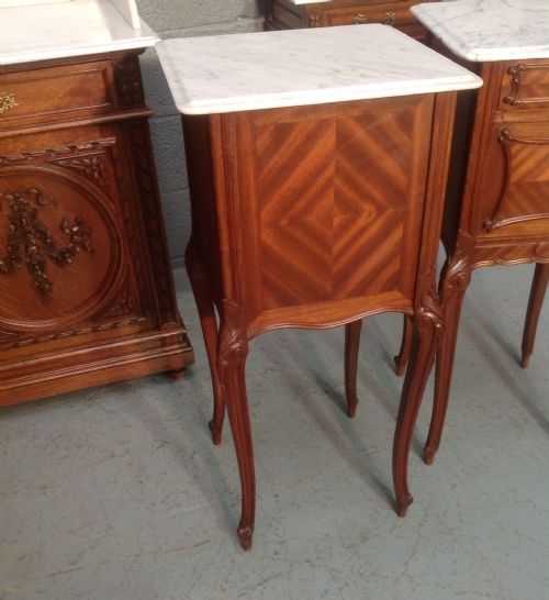 PAIR OF FRENCH WALNUT BEDSIDE CABINETS - ADDITIONAL PHOTO 4