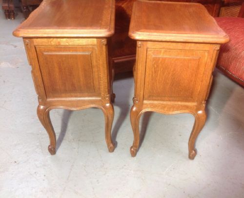 PAIR OF OAK BEDSIDE CABINETS - ADDITIONAL PHOTO 5