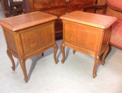 PAIR OF OAK BEDSIDE CABINETS - ADDITIONAL PHOTO 6