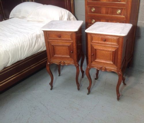 pair of oak bedside cabinets - CATEGORY: ANTIQUE CABINETS - DATED 1890