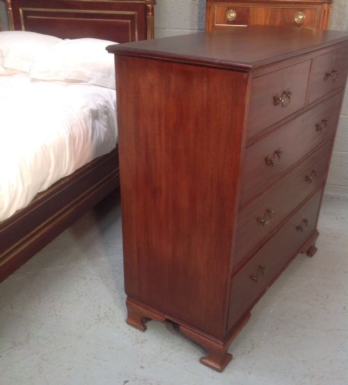 MAHOGANY CHEST OF DRAWERS - ADDITIONAL PHOTO 7