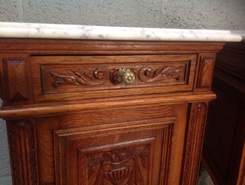 PAIR OF OAK FRENCH BEDSIDE CABINETS - ADDITIONAL PHOTO 5