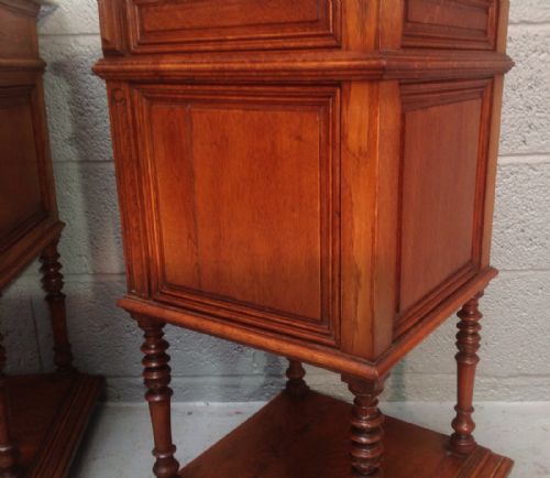 PAIR OF OAK FRENCH BEDSIDE CABINETS - ADDITIONAL PHOTO 9