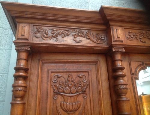 CARVED FRENCH OAK BREAKFRONT ARMOIRE - ADDITIONAL PHOTO 2