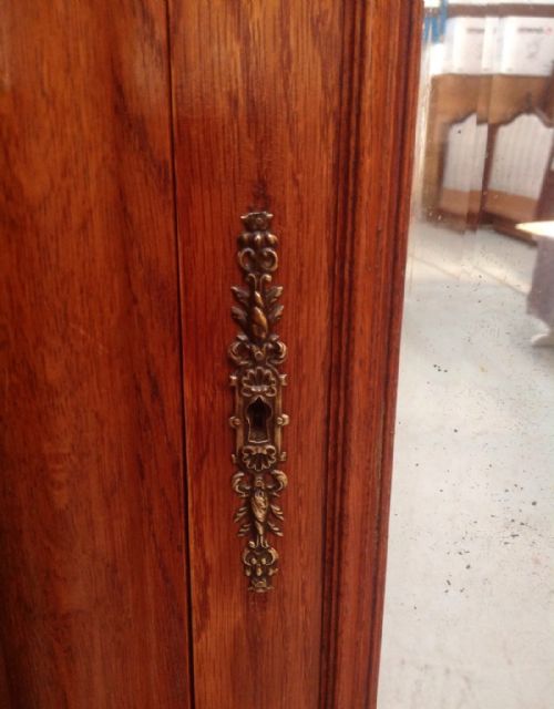 CARVED FRENCH OAK BREAKFRONT ARMOIRE - ADDITIONAL PHOTO 4