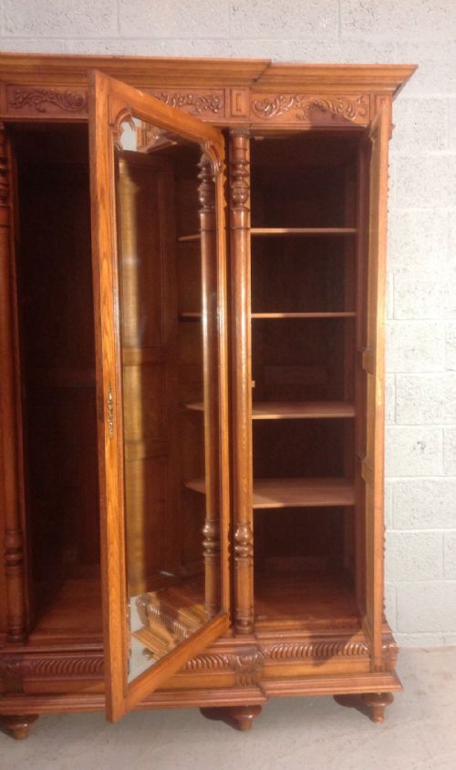 CARVED FRENCH OAK BREAKFRONT ARMOIRE - ADDITIONAL PHOTO 9