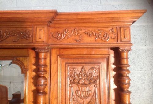 CARVED FRENCH OAK BREAKFRONT ARMOIRE - ADDITIONAL PHOTO 11
