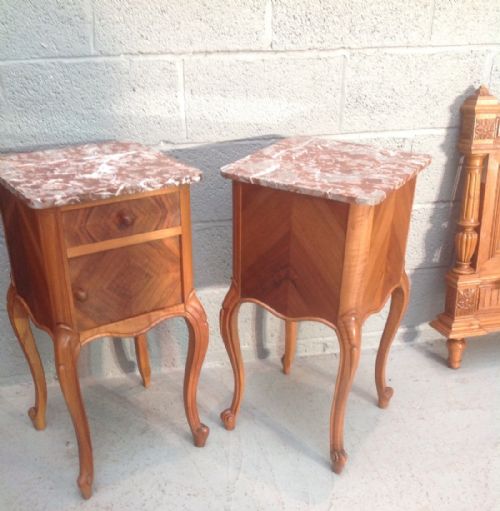 PAIR OF FRENCH WALNUT BEDSIDE CABINETS - ADDITIONAL PHOTO 3