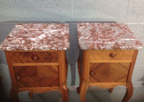PAIR OF FRENCH WALNUT BEDSIDE CABINETS - ADDITIONAL PHOTO 4
