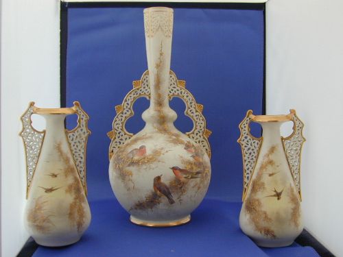 Grainger Worcester Garniture of 3 Vases