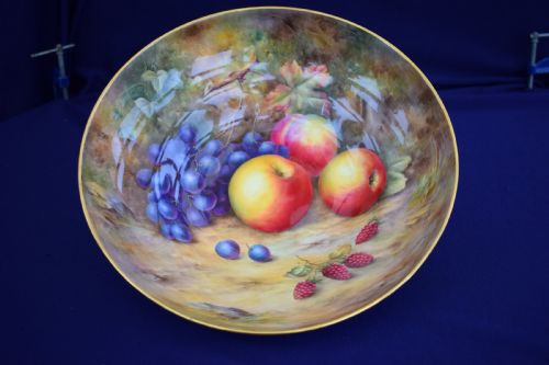 ROYAL WORCESTER LARGE BOWL DECORATED FRUIT BY HH PRICE - ADDITIONAL PHOTO 1