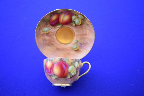 royal worcester fruit painted cup and saucer by h ayrton - CATEGORY: ANTIQUE CUPBOARDS - DATED 1930