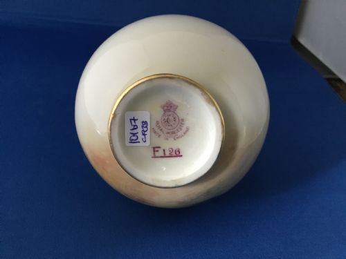 ROYAL WORCESTER PAINTED FRUIT VASE SIGNED MOSELEY - ADDITIONAL PHOTO 3