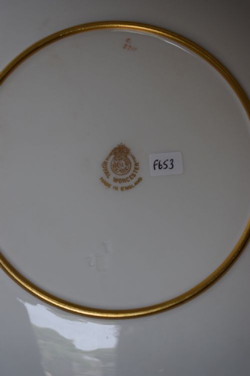 ROYAL WORCESTER GILT AND FRUIT PLATE - ADDITIONAL PHOTO 3