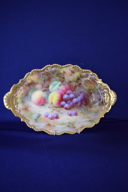 ROYAL WORCESTER EARLY PERIOD PAINTED FRUIT DESSERT DISH