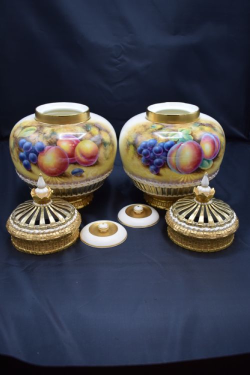 ROYAL WORCESTER PAIR OF POT POURRI VASES AND COVERS BY JOHN SMITH - ADDITIONAL PHOTO 3