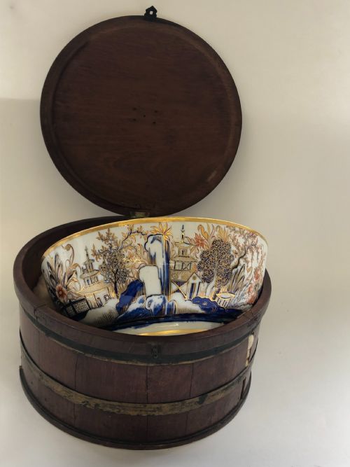 A RARE AND UNUSUAL ENGLISH IRONSTONE PUNCHBOWL - ADDITIONAL PHOTO 5