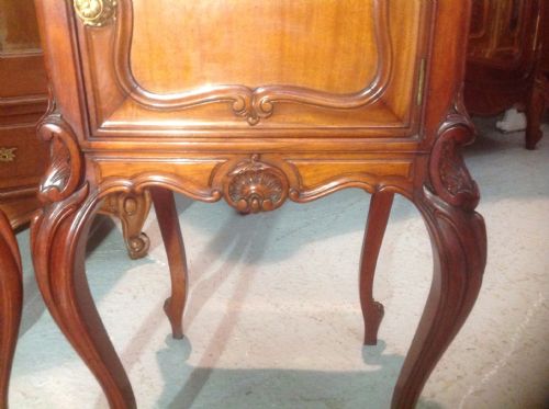 PAIR OF FRENCH MAHOGANY BEDSIDE CABINETS - ADDITIONAL PHOTO 4