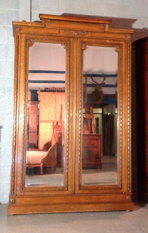 large french oak armoire - CATEGORY: ANTIQUE WARDROBES - DATED 1910