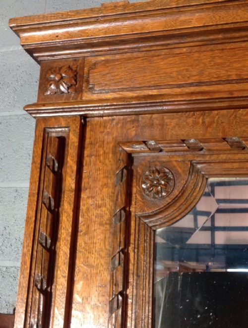 LARGE FRENCH OAK ARMOIRE - ADDITIONAL PHOTO 2