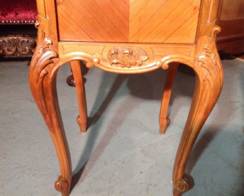 PAIR OF FRENCH WALNUT BEDSIDE CABINETS - ADDITIONAL PHOTO 7