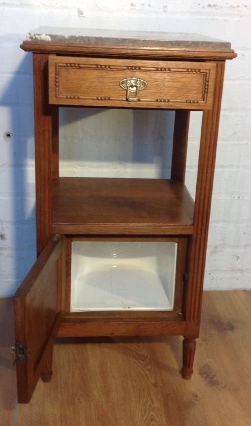 FRENCH OAK BEDSIDE CABINET - ADDITIONAL PHOTO 1