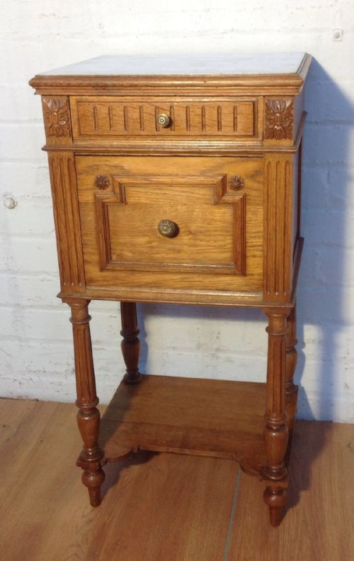 french oak bedside cabinet - CATEGORY: ANTIQUE CABINETS - DATED 1910