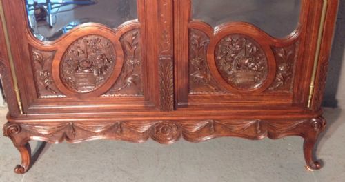 CARVED WALNUT FRENCH ARMOIRE - ADDITIONAL PHOTO 5