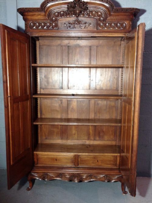 CARVED WALNUT FRENCH ARMOIRE - ADDITIONAL PHOTO 11