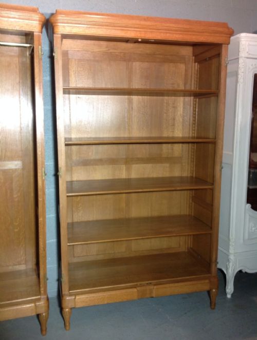 PAIR OF FRENCH OAK CABINETS - ADDITIONAL PHOTO 2