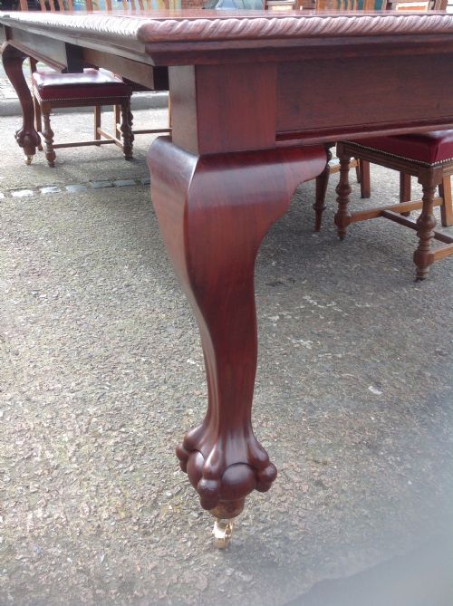 LARGE 14 SEATER MAHOGANY DINING TABLE - ADDITIONAL PHOTO 9