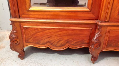 LARGE FRENCH MAHOGANY BREAKFRONT ARMOIRE - ADDITIONAL PHOTO 12