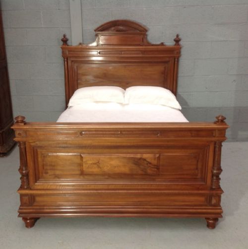 outstanding french walnut super kingsize bed - CATEGORY: ANTIQUE BEDS - DATED 1910