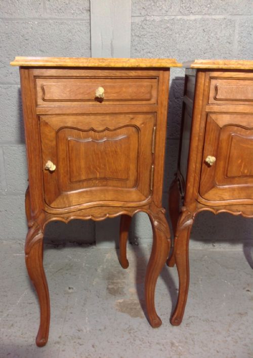 PAIR OF FRENCH OAK BEDSIDE CABINETS - ADDITIONAL PHOTO 5