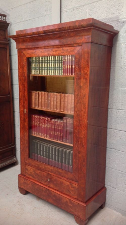 french walnut bookcase - CATEGORY: ANTIQUE BOOKCASES - DATED 1880