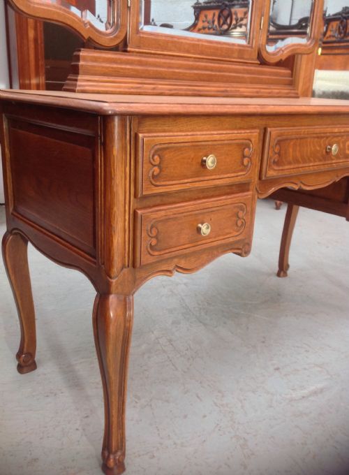 SOLID OAK FRENCH DRESSING TABLE - ADDITIONAL PHOTO 1