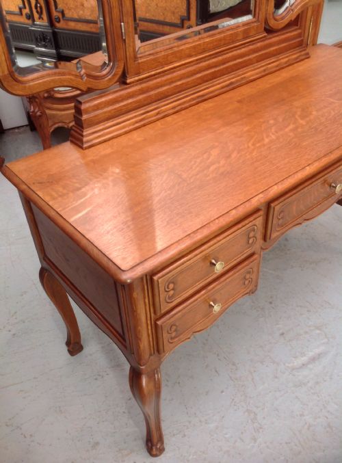 SOLID OAK FRENCH DRESSING TABLE - ADDITIONAL PHOTO 3