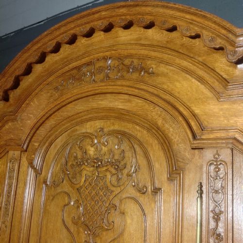 ORNATELY CARVED FRENCH OAK ARMOIRE - ADDITIONAL PHOTO 4