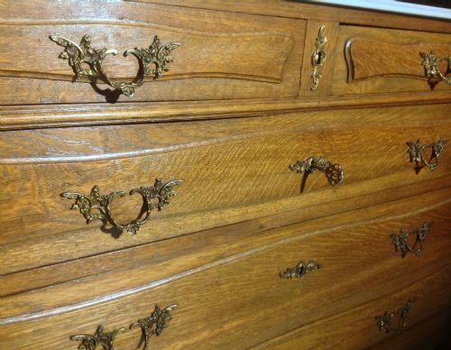 FRENCH OAK COMMODE CHEST - ADDITIONAL PHOTO 3